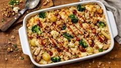 トースター8分、ほくほく新じゃがとサラダチキンのマカロニグラタン