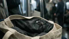 安全ピンとゴムで水筒が倒れない バッグの中の漏れ防止ワザ