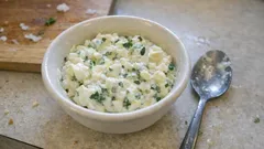 ゆで卵いらず：レンジだけで作る、手作りタルタルソースの時短レシピ