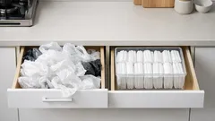 レジ袋が散らからない四角折りのたたみ方、三角折りより薄く省スペースに収納