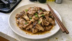 材料4つで手早く一品。豚肉と舞茸のポン酢醤油炒め（フライパンで香ばしく）