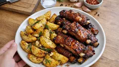 エアフライヤーで豚スペアリブとポテト:下味→焼くだけで香ばしくジューシー