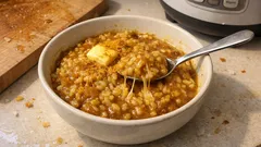 残りカレーがごちそうに変わる：弱火で混ぜるだけのチーズカレーリゾット