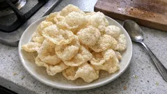 5秒でふわっ！揚げえびせんべいの作り方—カリッと軽いおつまみ