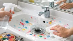 洗面台に飛び散ったアクリル絵の具を家にあるもので落とす手順