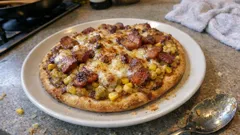 レトルトカレーでカレーモントレー風ピザ：ポテサラ×チーズでお店っぽい味に